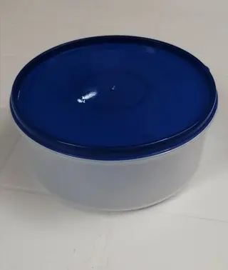 Plastic container 
