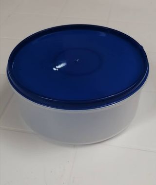 Plastic container 