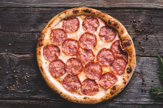 Pizza Salami Ø 32cm