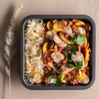 Пательня з ковбаскою по-домашньому