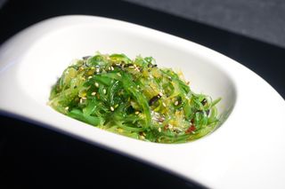 4. Goma wakame