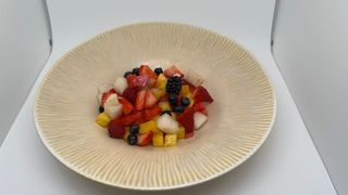 Fresh seasonal fruit plate GF (V)