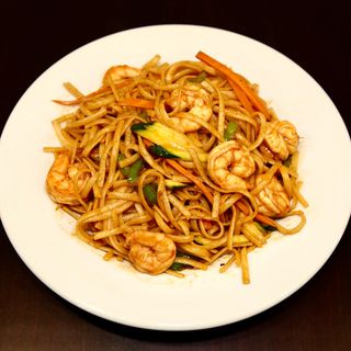 A6 - Tallarines fritos con gambas