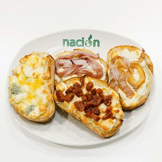 Pan de Ajo con Mozzarella e ingredientes a elegir (4 Uds.)