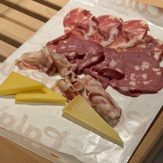 Foglio di salumi & formaggi artigianali