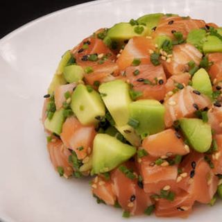 Tartar De Salmón Con Mango