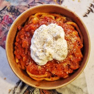 Pasta Amatriciana con Stracciatella de burrata