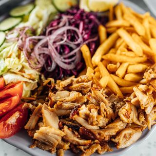 Shawarma plato pollo con patatas o arroz( solo uno de los dos)