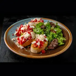 Salată calda cu carne