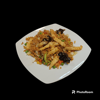 3. Ориз с пилешко месо и сос (380г)