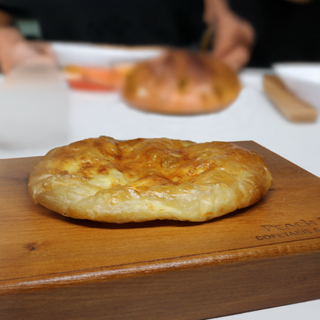 Placinta cu branza sarata  150 g