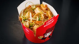 Noodles de orez cu creveti si sos de usturoi
