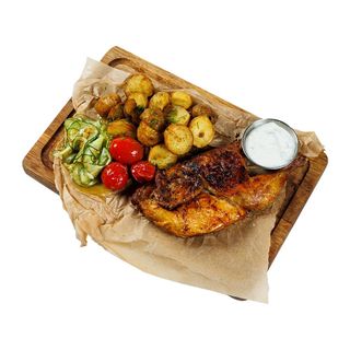 Пів курча з картоплею та маринованим огірком (500г)