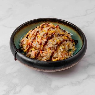 600. Riso saltato con salmone