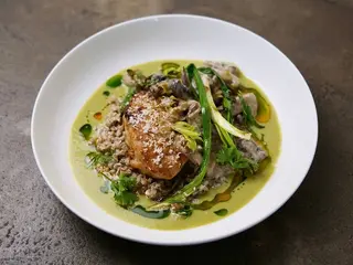 Гречка з курячою котлетою (290g)