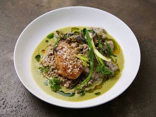 Гречка з курячою котлетою (290g)