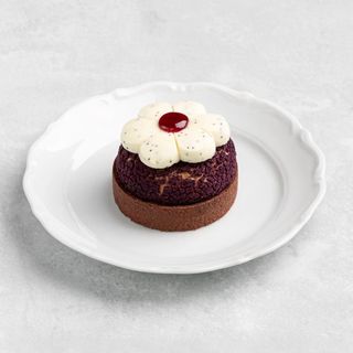 Тарталетка шу, жасмин, смородина