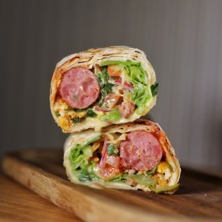 Лаваш-рол з ковбаскою