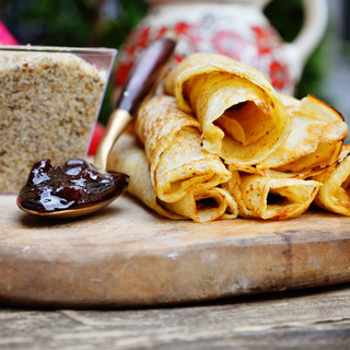 Clatita cu dulceata si nuca