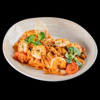 Paste cu creveti,nuca si prosciutto