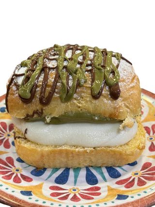 Nuvoletta pandoro farcita con crema al pistacchio