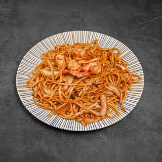 34. Tallarines fritos con gambas