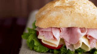 Półbagietka z szynką