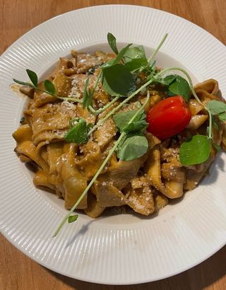 Tagliatelle naleśnikowe z boczniakami i cukinią