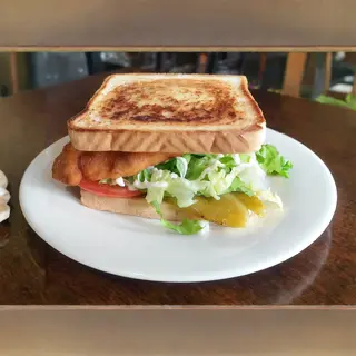 Sándwich Vegetal Con Huevo Frito
