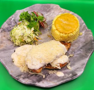 Куряча грудинка під сирним соусом з моцарелою з рисом (400г)