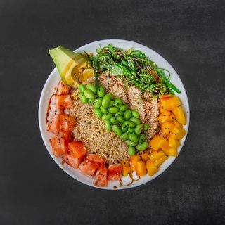 Kaska's Salmón Quinoa Poke 