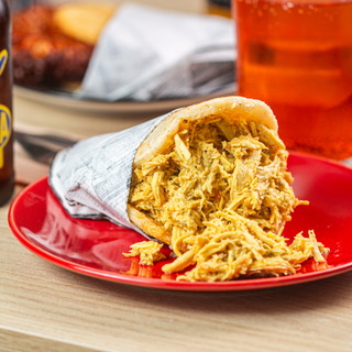 Arepa Pollo Mechado