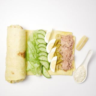 Рол з тунцем і яйцем (300г)