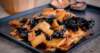 Bambus cu ciuperci urechi de lemn