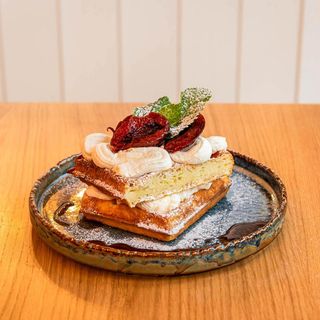 Gofry z awokado i łososiem