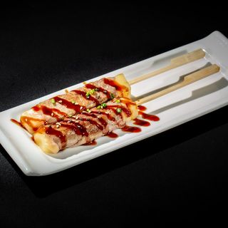 W64 Pincho De Ternera Y Queso