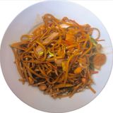 tallarines fritos con pollo