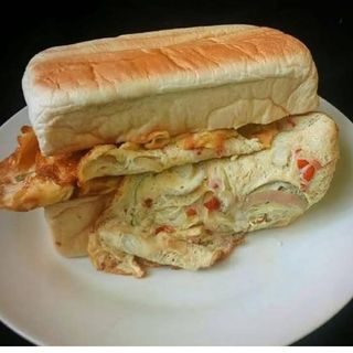 BIG ABOKI TOAST BREAD X FRIED EGGS