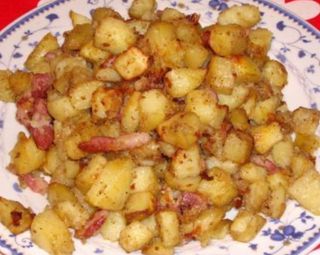 Novità !!! Patate con guanciale croccante e salsa 