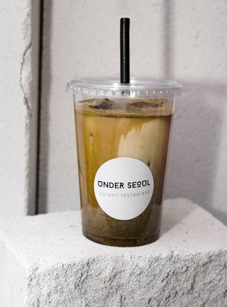 Korean sesame latte na zimno (vegan)