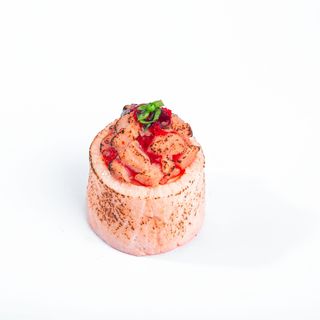 Трюфель тартар с опаленным тунцом