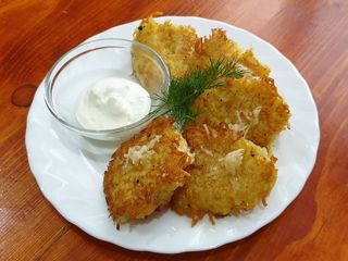 Деруни зі сметаною (170/40г)