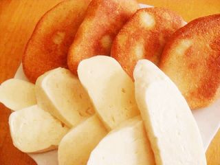 მჭადი და ყველი