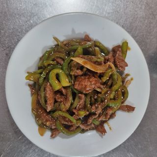 Ternera Con Pimientos