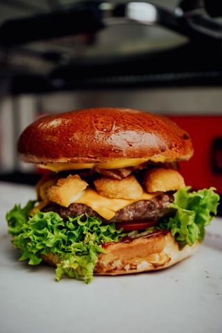 Бургер "Багато сиру не буває"