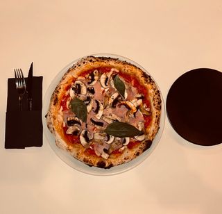 Pizza Caprichosa
