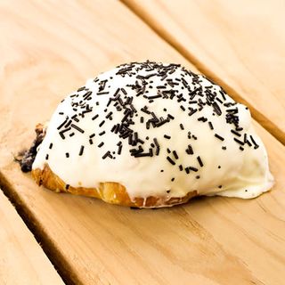 Croissant grande chocolate blanco cobertura blanca