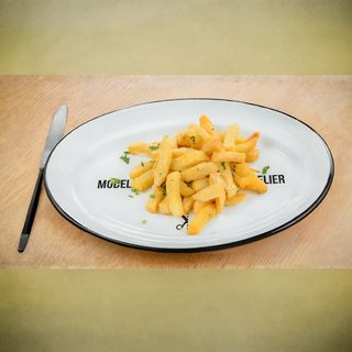 Cartofi Proaspeti Prăjiţi cu parmezan şi pătrunjel