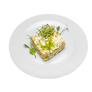 Олів'є з лососем та майонезом (200 г)