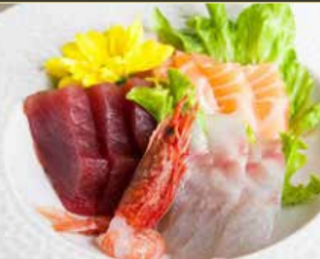 213. Sashimi Mixto Con Amaebi (7 Pzs.)